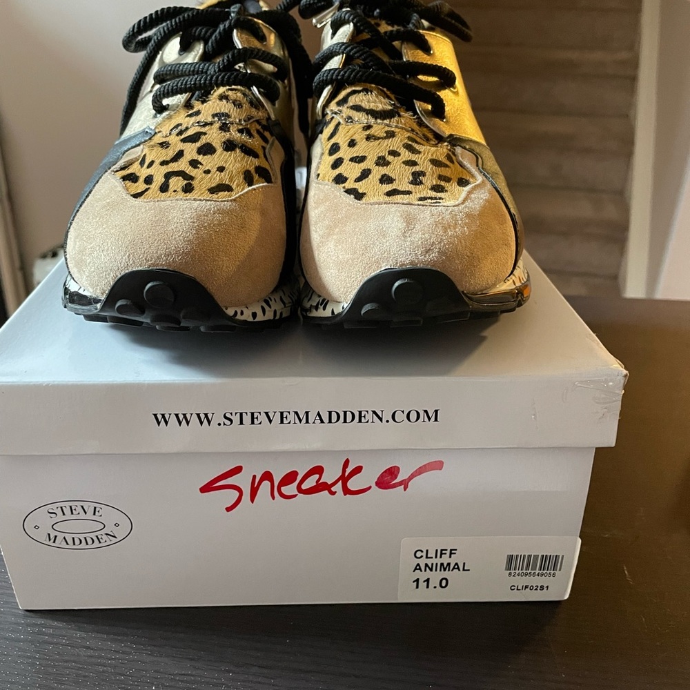Steve Madden Cliff Animal Size 11 Sneakers.  Excellent condition.  Gently worn.